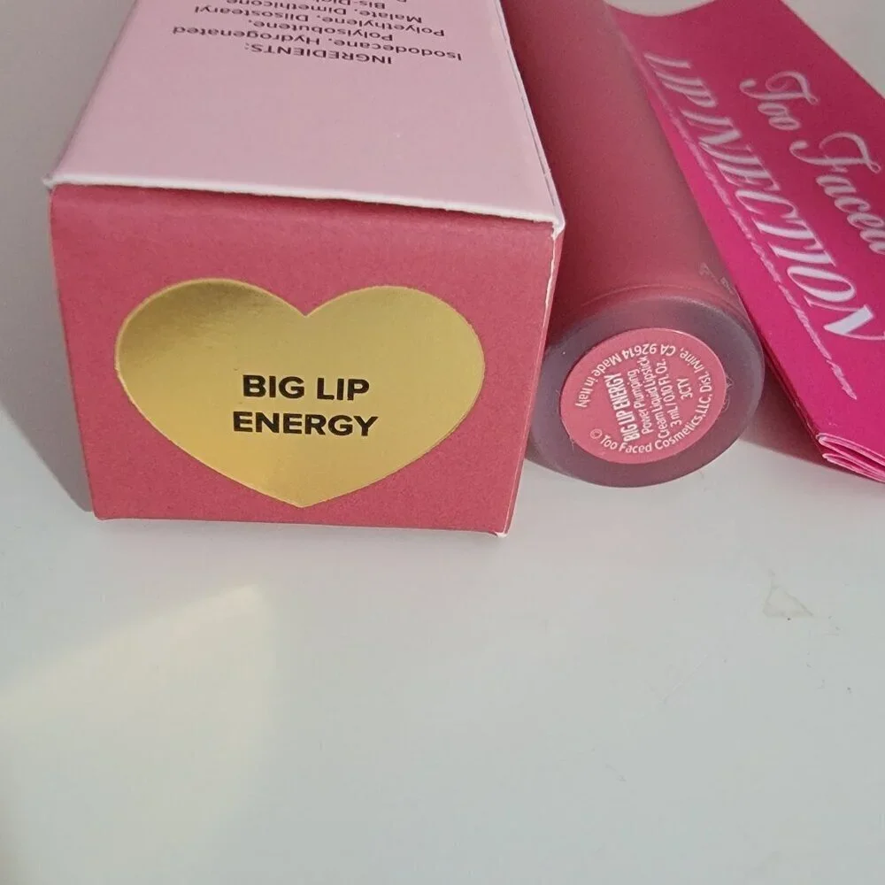 Too faced Lip Injection Liquid lipstick in Big Lip Energy